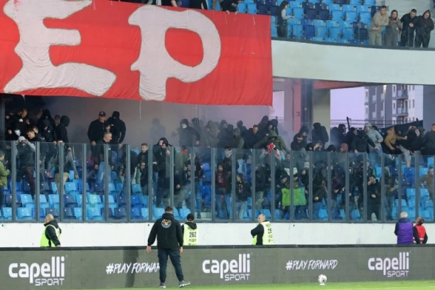 ČEKA SE POČETAK FINALA! Igrači Zvezde i Vojvodine vraćeni u svlačionice!