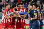 FRKA SA TRIBINA SE PRENELA NA TEREN: Pogledajte koškanje igrača Zvezde i Voše u kaznenom prostoru! (VIDEO)