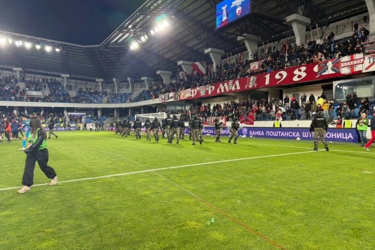 HAOS POSLE FINALA KUPA! Igrači Zvezde i Voše se potukli na terenu! (VIDEO)