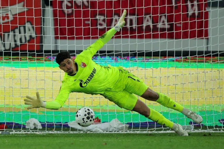 NEVEROVATNA SCENA NA MEČU ZVEZDE I VOJVODINE! Ovakav penal se baš retko viđa - kako li je ovo samo ušlo u gol?! (VIDEO)