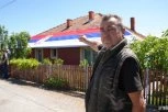 SRPSKA TROBOJKA PONOSNO ZATEGNUTA NA KROVU! Domaćin Milan iz Nepričave od danas ima razloga za slavlje! (FOTO)