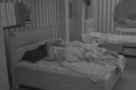 "JA TI NISAM FILIP CAR": Asmin glumi baju, a Maja ga šeta kao kera - nakon BRUTALNOG PONIŽENJA završili u krevetu! (VIDEO)