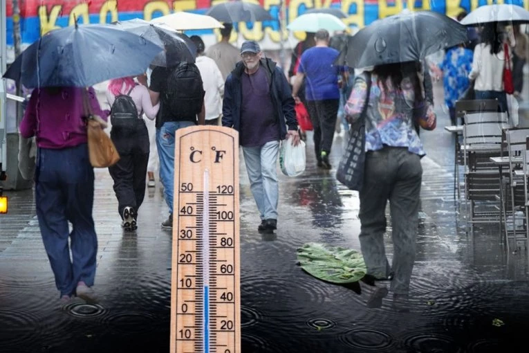 PRIPREMITE SE ZA POPODNEVNI HAOS, PADAĆE I GRAD: Danas ne izlazite iz kuće bez jedne stvari