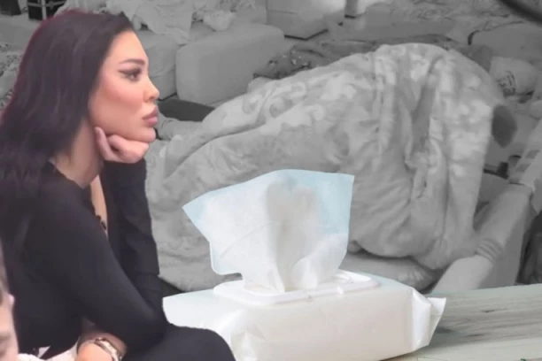 MAJA MARINKOVIĆ OBRISALA "ČIZMICU" VLAŽNOM MARAMICOM! Isplivali SKANDALOZNI detalji o vrelim akcijama sa Asminom!