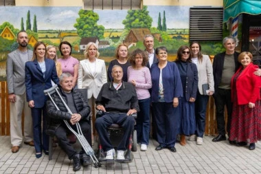 POTPISANI UGOVORI SA DEVET POKRAJINSKIH SAVEZA! Ministarstvo izdvojilo rekordnih 500 miliona za osobe sa invaliditetom! (FOTO)