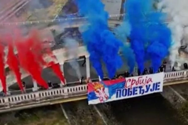 VELIČANSTVEN PRIZOR U KRAGUJEVCU! Građani poslali jasnu poruku: SRBIJA POBEĐUJE! (VIDEO)