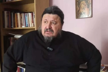 SUD PRESUDIO DA IGUMAN HRIZOSTOM NIJE ŠPIJUN: “U presudi su mi dodelili odštetu od 3.000 evra” (VIDEO)