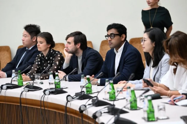 OGLASILI SU SE STUDENTI SA HARVARDA NAKON RAZGOVORA SA PREDSEDNIKOM VUČIĆEM! Osećamo zadovoljstvo i čast!