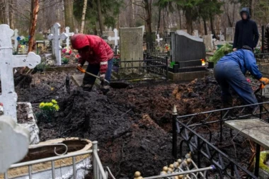 MALO KO ZNA ZA OVO PRAVILO SPC: Osim samoubica, inovernih i nekrštenih, Crkva i ove ljude LIŠAVA OPELA!