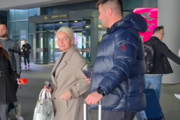 OVO JE DŽIDŽIN BUDUĆI MUŽ, PEVAČICA GA POKAZALA I NAJAVILA SVADBU: Njegov potez će vas šokirati! (VIDEO)