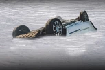 HOROR! U automobilu koji je plutao jezerom kod Bečmena NAĐENO TELO!