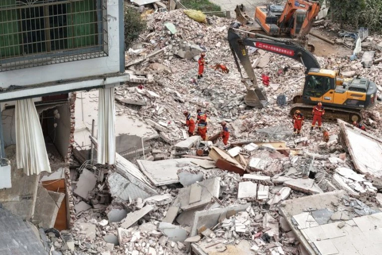 RAZORAN ZEMLJOTRES POGODIO ZEMLJU, IMA ŽRTAVA! STRAVIČNI snimci, evakuisano više od 7.000 ljudi! (FOTO, VIDEO)