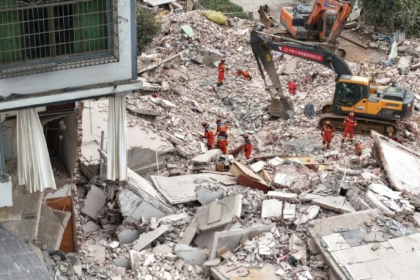 RAZORAN ZEMLJOTRES POGODIO ZEMLJU, IMA ŽRTAVA! STRAVIČNI snimci, evakuisano više od 7.000 ljudi! (FOTO, VIDEO)