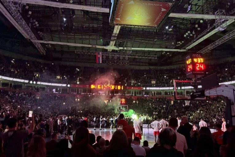 DOŠAO DA BODRI PARTIZAN! Legendarni kapiten reprezentacije prati meč protiv Zvezde! (VIDEO)