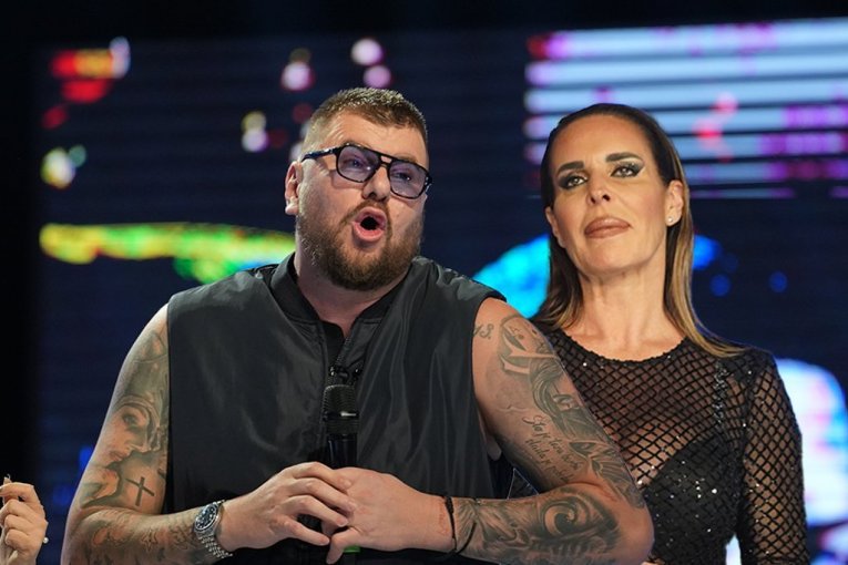 FOR THE FIRST TIME IN THE HISTORY OF "ELITA 9"! Production member read a notice! MILENA AND JANJUŠ ARE LEAVING THE WHITE HOUSE!