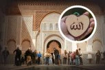 ZAŠTO MUSLIMANI ZA ALAHA KORISTE 99 RAZLIČITIH IMENA: Ovo je spisak koji milioni vernika znaju napamet