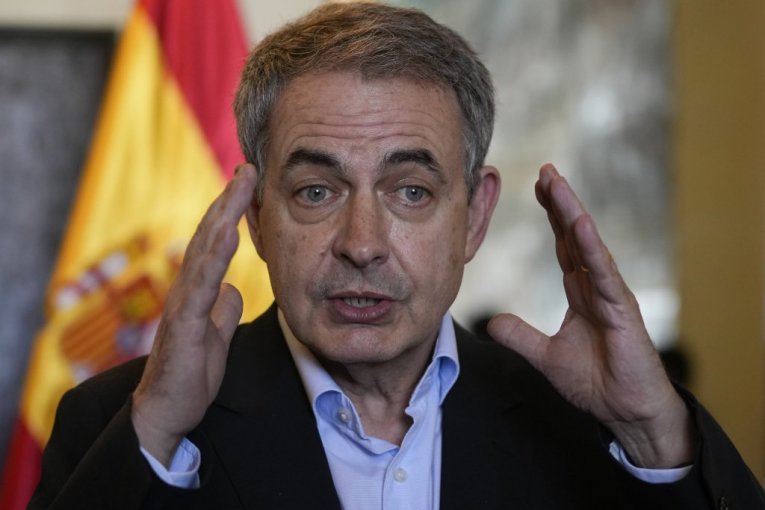 HUGE SCANDAL SHAKES THE COUNTRY! Police raid former prime minister's office