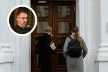 “DOLAZE VAM NA VRATA U PAROVIMA - NE PUŠTAJTE IH U DOMOVE”: Sveštenik Ivan Cvetković upozorio na opasnost koja vreba na kućnom pragu