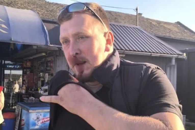 HOROR! Blokaderi brutalno prebili aktivistu SNS kod Bačke Palanke! (FOTO)
