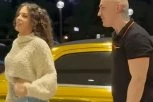 DESINGERICA IZVEO ČITAV HAREM IZ ZLATNE LIMUZINE! Narod zanemeo, a evo kako je reagovala NJEGOVA SUPRUGA! (VIDEO)