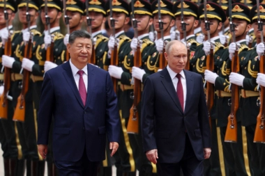 PUTINA SAČEKALA TOPOVSKA VATRA! "Odnosi Rusije i Kine dostigli neviđeni nivo"  - POGLEDAJTE SPEKTAKULARAN DOČEK! (FOTO)