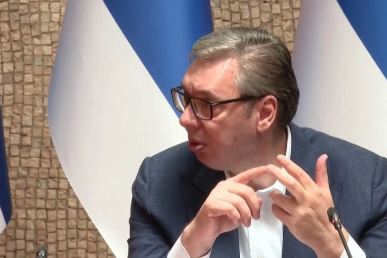"U TIVAT IDEM JER ME JE ZVALA URSULA FON DER LAJEN, INAČE NE BIH" Vučić o optužbama:  Biće zabavno - ako preživim
