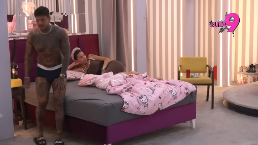 ANELI AHMIĆ POPUSTILE SVE KOČNICE, UŽARILA KREVET SA ĐUKIĆEM! Scene samo za punoletne, FANOVI ZGROŽENI! (VIDEO, GALERIJA)