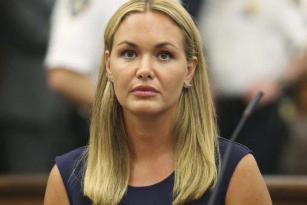 BIVŠA TRAMPOVA ŽENA IMA RAK DOJKE: Otkrila na mrežama šta se sada dešava