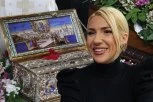 POJAS PRESVETE BOGORODICE DOČEKALA I JOVANA JEREMIĆ! Voditeljka pred svetinjom: Hvala ti što si čula moj glas! (FOTO)