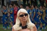 ISTORIJSKO POMIRENJE KARLEUŠE S BOSANCIMA: Pred Mundijal dobila dres fudbalske reprezentacije, pogledajte šta je uradila! (VIDEO)