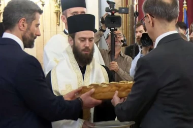 "BEOGRAD JE SVETI GRAD!": Na gradskoj slavi vladika Petar podsetio da srpska prestonica nije samo grad već mesto svetinja i stradanja