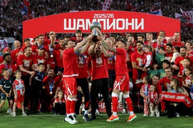SPEKTAKL NA MARAKANI: Crvena zvezda stigla do 37. titule - pogledajte ko je podigao trofej! (VIDEO)