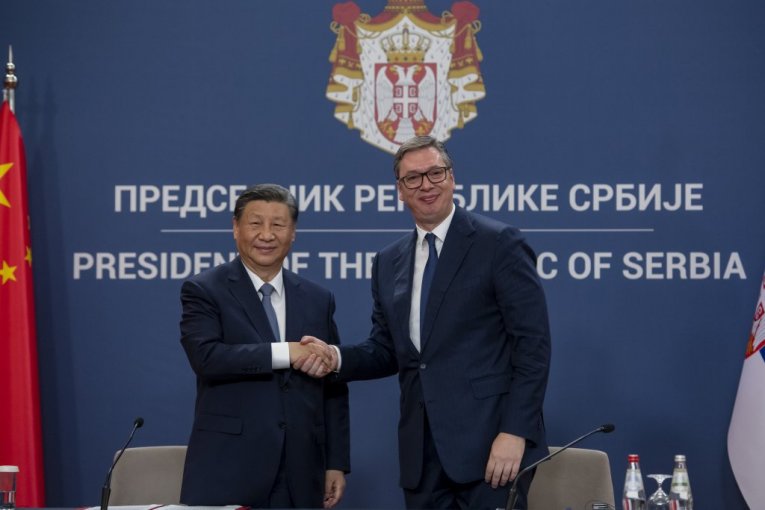 ODLAZAK ŠEFA DRŽAVE U PEKING IZUZETNO ZNAČAJAN ZA BUDUĆNOST SRBIJE! Od danas se piše istorija: Predsednik Srbije u poseti Kini!