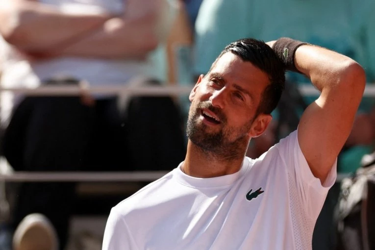 NOVAK DOBIO POSEBAN POKLON! Ovo će posebno da se dopadne Tari (VIDEO)