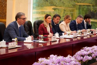 "SVE ZASNIVAJU NA LAŽIMA" Vučić o protestima na Slaviji - Nije realno da...
