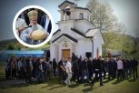 ZA MANJE OD TRI GODINE PODIGLI CRKVU U MALOM SELU KOD PLJEVALJA: Vladika Atanasije osveštao hram Svetih Kirila i Metodija i sabrao vernike na prvoj liturgiji