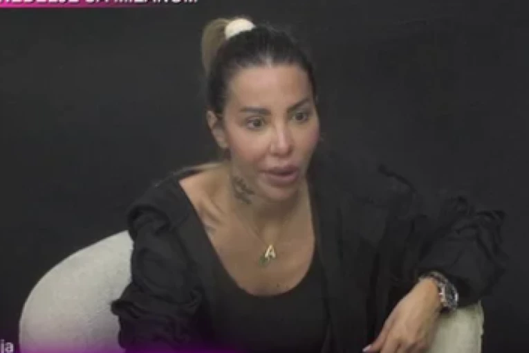 NACIJA U ŠOKU! ISPLIVALE INFORMACIJE O MALOJ NORI - Zbog ovoga plače kod kuće! ANELI SE IZBLAMIRALA! (VIDEO)