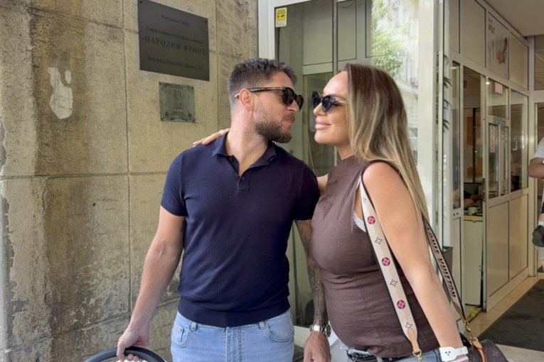 Iva i Joca napustili porodilište