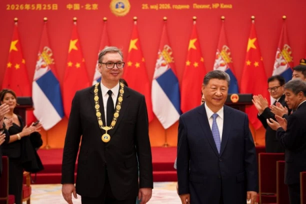 SVIM KINESKIM MEDIJIMA VUČIĆEVA POSETA UDARNA VEST! Termin "čelično prijateljstvo" - zaštitni znak odnosa dvojice lidera!
