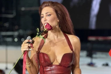 PRVA IZJAVA SENIDAH NAKON HAOSA SA STOJOM! Internet se USIJAO nakon šok-snimka sa koncerta, ovo je ODGOVOR: Je l' trebalo da je pitam?! (VIDEO)