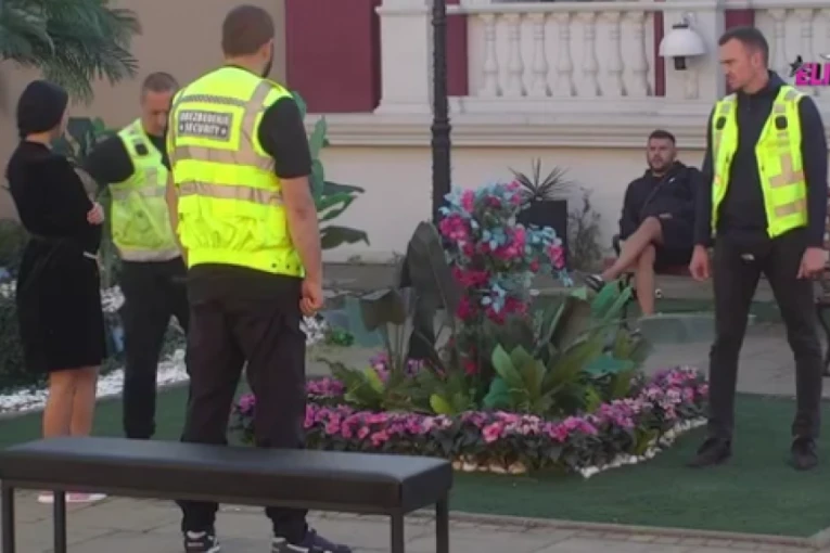 ZVERSKA TUČA MAJE I ASMINA U ELITI: Najbrutalnije scene ikad viđene, OBEZBEĐENJE ih jedva obuzdalo!