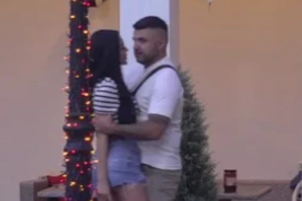 ASMIN KRVNIČKI ŠČEPAO MAJU, PA POČEO DA JOJ PRETI: Dramatična scena u "Eliti", starleta pretrnula od ŠOKA!