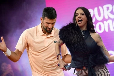 HAOS NA ROLAN GAROSU: Ovako je Novak Đoković BANGARANGAO s ćerkom Tarom! (VIDEO)