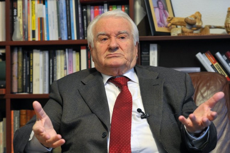 Dragoljub Mićunović