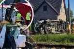 STRADALA I DECA! Potresni detalji JEZIVOG SUDARA minibusa i voza: Bili su prekriveni krvlju, zapomagali su... (FOTO, VIDEO)
