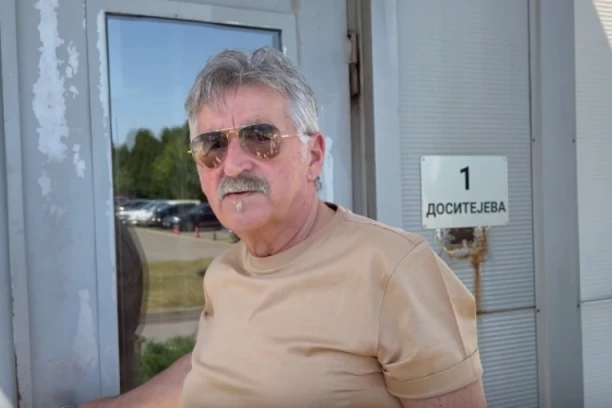 DOBRO JE DA VIKI IMA GLAVU... Bosanac se SVLAČIO pred kamerama, pa ŠOKIRAO! (VIDEO)