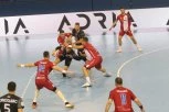HAOS U NOVOM SADU! Hitno prekinut meč za titulu - leteli topovski udari!