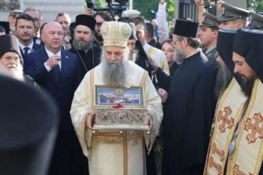 POJAS PRESVETE BOGORODICE JOŠ OSTAJE U BEOGRADU: Patrijarh Porfirije upravo saopštio važnu vest (VIDEO)