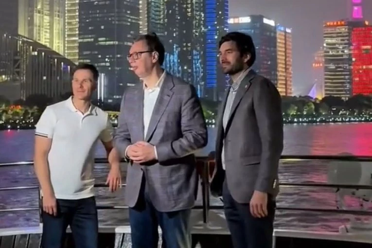 PREDSEDNIK VUČIĆ U ŠANGAJU IZ POTPUNO NEOČEKIVANOG UGLA: Ministar Mali snimio ono što niste mogli da vidite na zvaničnim fotografijama (FOTO)