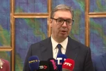 "NIJE OVDE REČ O ZBRINJAVANJU PTICA, SMETAO IM JE BANER": Vučić na društvenim mrežama objavio snimak ZBRINJAVANJA PTICA (VIDEO)